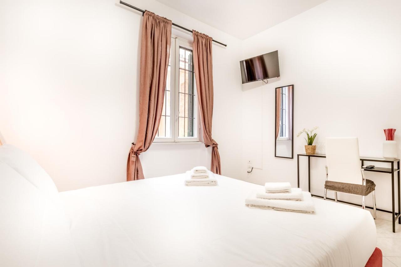 Petite Maison 19 * Rom